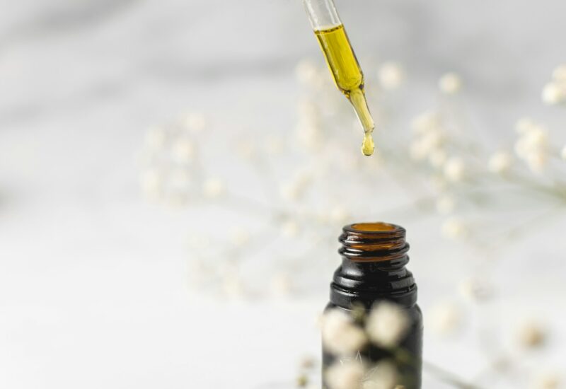 Eerst rust, dan doseren: zo voorkom je te veel CBD-olie